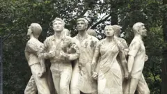 ঢাকা বিশ্ববিদ্যালয়ের টিএসসি প্রাঙ্গণে অবস্থিত রাজু ভাস্কর্য