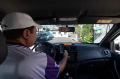 Tenório no carro