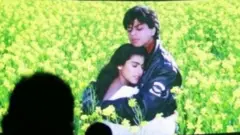 فلم دل والے دلہنیا لے جائيں گے میں اداکار شاہ رخ خان اور کاجول
