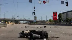 Обломки ракеты в Киеве