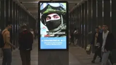 Урушга чорловчи рекламалар Россияда оддий ҳолга айланди.