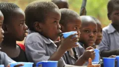 Abana banywa igikoma