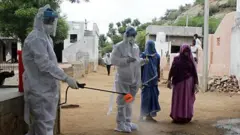 గ్రామాల్లో డిస్‌ఇన్ఫెక్టెంట్ల పిచికారీ