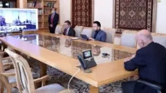 رئیس جمهور افغانستان بسیاری از جلسات با نهادهای دولتی را از طریق ویدئو کنفرانس انجام می‌دهد