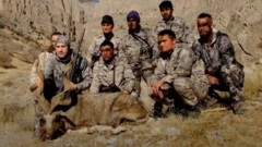 Евгений Широков Ўзбекистонга ноябрда қилган сафарида тўртта жонзот, хусусан суратдаги ноёб морхўрни ўлдирган.