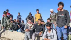 Dışişleri Bakanlığı, ABD'nin ülkesine kabul edeceği Afgan mültecilerin başvurularını Türkiye'ye gelenlerden de alacağını açıklamasına tepki gösterdi.