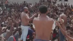 ብዓሰርታት ኣሽሓት ዝቑጸሩ ኢትዮጵያውያን ስደተኛታት ኣብ የመን ተጸጊሞም ከምዘለው ዓለምለኻዊ ትካል ስደተኛታት ገሊጹ።