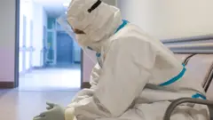 Врач