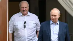 Tổng thống Belarus Lukashenko và người đồng cấp Nga Vladimir Putin gặp nhau ở thành phố Sochi (Nga) vào ngày 09/06