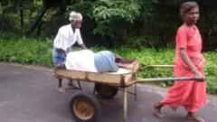 தள்ளுவண்டியில் நோயுற்ற அண்ணன்