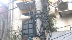 Gần 90% trong 3.000 ý kiến nói hệ thống loa phường không cần thiết, theo một khảo sát của thành phố Hà Nội. Ý kiến cho rằng loa phường cần thiết chỉ chiếm 3,81%.
