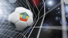 ግብ ላይ ያረፈ ኳስ