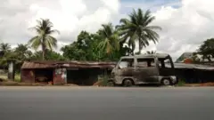 Ụgbọala a gbara ọkụ n'Ozubulu