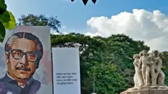 ঢাকা বিশ্ববিদ্যালয়ে সংগ্রামের ভাস্কর্য