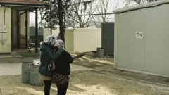 devojke iybeglice u kampu u subotici