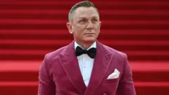 Daniel Craig