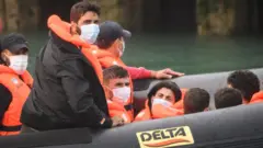 Manş Denizi göçmenler
