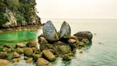 Yeni Zelanda'da Abel Tasman'ın adı verilen milli park