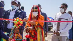 የቀዳማዊት እመቤት ፅ/ቤት በአፋር ክልል በአዉሲ ራሱ ዱብቲ ወረዳ ያስገነባዉን ዱብቲ 2ኛ ደረጃ ትምህርት ቤት ሲያስመርቅ