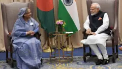 भारत के प्रधानमंत्री नरेंद्र मोदी और बांग्लादेश की प्रधानमंत्री शेख हसीना