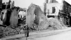 Žena u Vjelunju posle bombardovanja 1. septembra 1939. godine