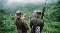 ကိုလံဘီယာတော်လှန်ရေးတပ်ဖွဲ့က စစ်သား၂ယောက်ကို ၁၉၉၈ခုနှစ်က တွေ့ရစဥ်