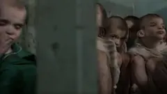 Imagens de arquivo dos orfanatos romenos nos anos 1990