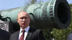 Путин и Царь-Пушка