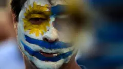 Simpatizante de Lacalle Pou em comício do Uruguai