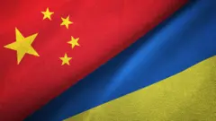 設計圖片：絨布面料製作的中國（左）與烏克蘭（右）國旗