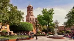 Plaza principal de Santiago de Querétaro.