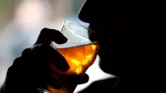 கொரோனா காலத்தில் குடிப்பழக்கத்தை சமாளிப்பது எப்படி?