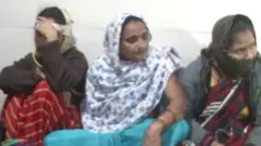 મહિલા