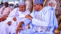 Muhammadu Buhari ati gomina ipin Kebbi, Atiku Bagudu nibi ti iṣẹlẹ naa ti waye