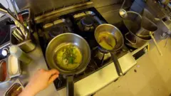 ครัวในร้านอาหาร