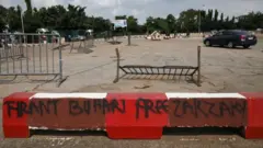 Shiite members destroy properties wen dem clash with police on July 9, 2019 afta dem try force dia way into di National Assembly