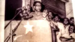 लेखक राजू परुळेकर यांच्या अॅनाटॉमी ऑफ ठाकरे फॅमिली या ब्लॉगमध्ये त्यांनी हा फोटो वापरण्यात आला आहे.