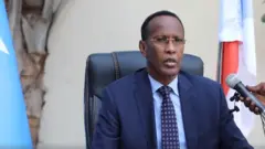 Ra'iisul Wasaarihii hore ee Soomaaliya Cali Maxamed Geeddi ayaa maamul ka ah xarunta waxbarasho ee lagu magacaabay Qaramada Midoobay ee Soomaaliya