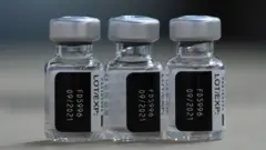 Зіпсували майже 10 тисяч доз. Вакцину Pfizer до Харкова доставили з порушеннями