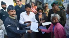 சான்றிதழ் வழங்கிய மக்கள்