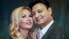 मोहम्मद ज़हूर की पत्नी कमालिया पाकिस्तान में चैरिटी के काम भी करती हैं