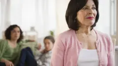 Pesquisas indicam que brigas sobre política e conscientização sobre como relacionamentos difíceis podem afetar saúde mental alimentam distanciamento entre membros de famílias.