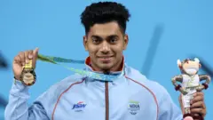 वेटलिफ़्टर अचिंत शेउली