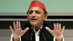 अखिलेश यादव