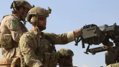 YPG pazu armalarıyla ABD askerleri