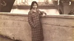 Tại cảng Odessa, phía xa là Chiến hạm Potemkin, chụp năm 1980