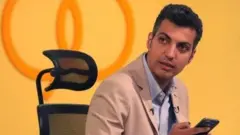 برنامه ۹۰ یکی از پرطرفدارترین برنامه‌های تلویزیون ایران بود و با آنکه در ساعات پایانی شب پخش می‌شد و گاهی تا بعد از نیمه شب نیز ادامه داشت، میلیون‌ها نفر بیننده به خود جلب کرده بود.