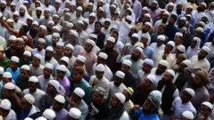 বড় জমায়েত না করে সীমিত পরিসরে ওয়াজ মাহফিল করার ক্ষেত্রে বাধা নেই বলে সরকার বলছে।