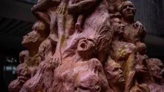 "عمود العار"