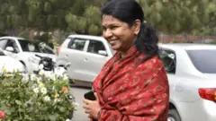 கனிமொழி